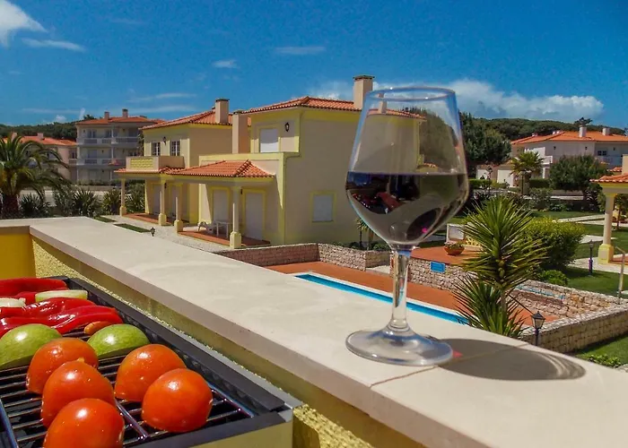 Del Rei Pool View Apartment